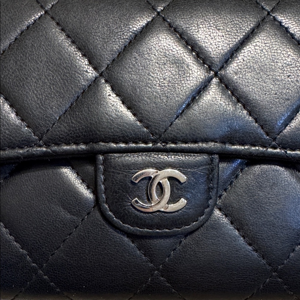 CHANEL Gusset Flap Leather Wallet - Picture 3 of 13